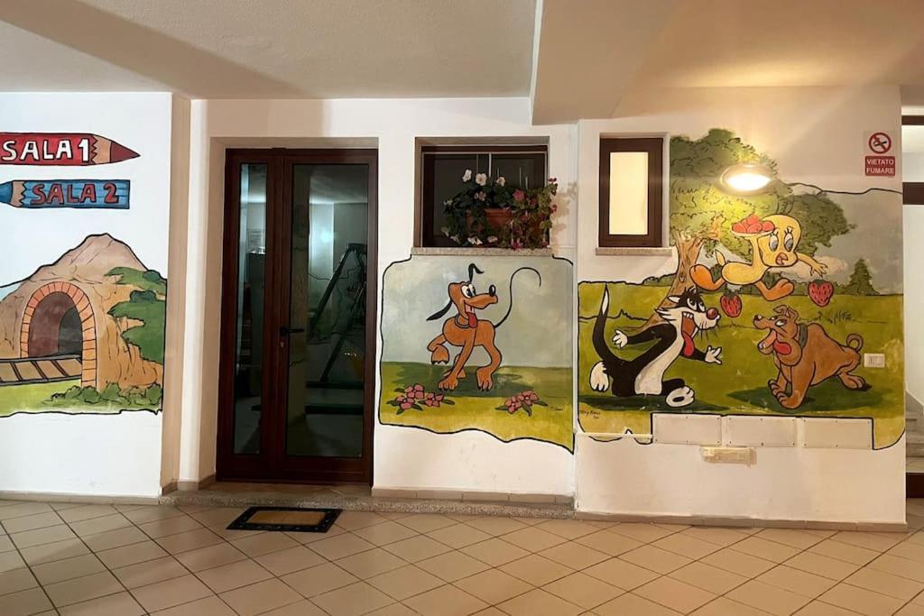 אולביה Looney Tunes Home מראה חיצוני תמונה