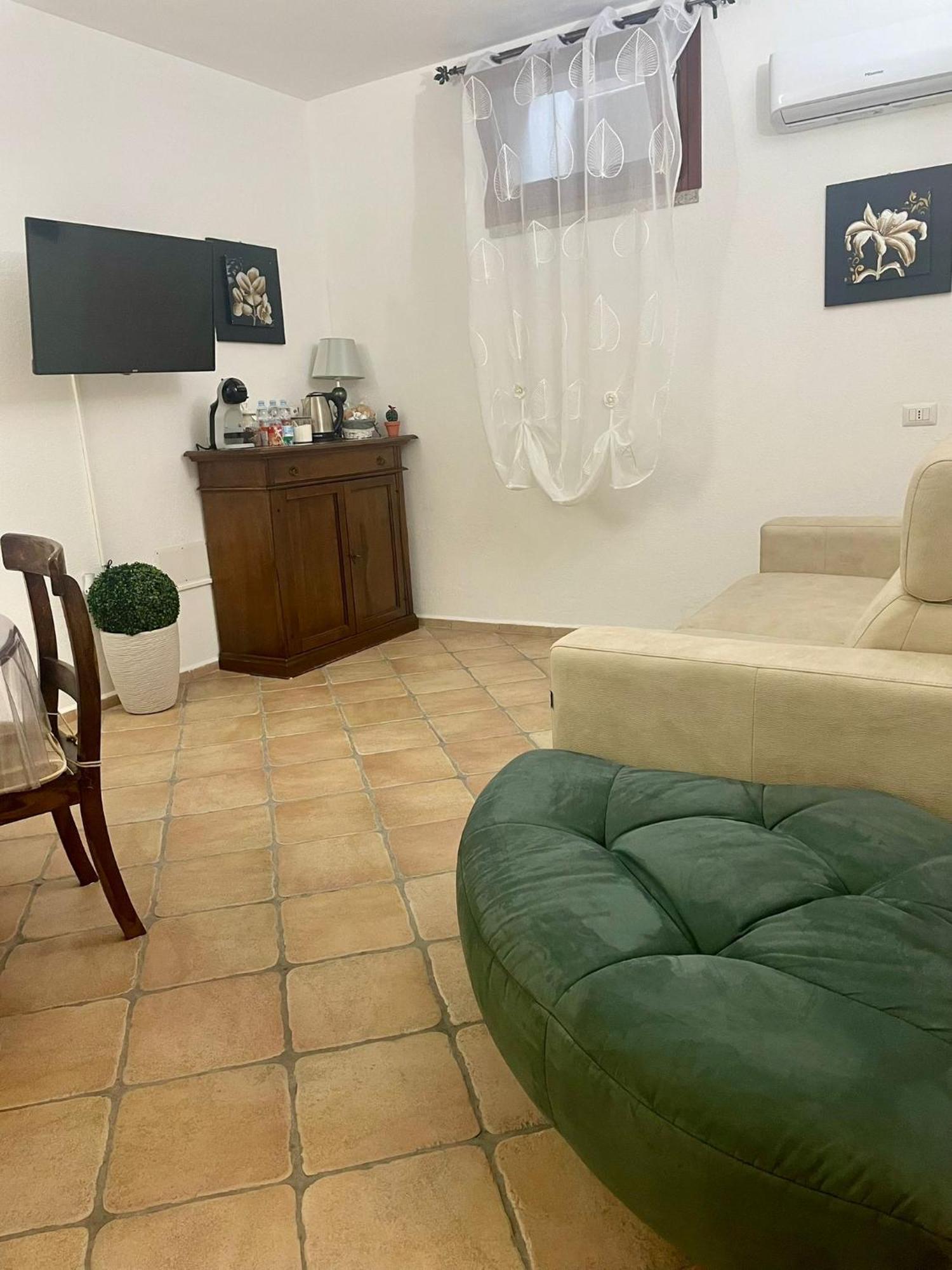 אולביה Looney Tunes Home מראה חיצוני תמונה